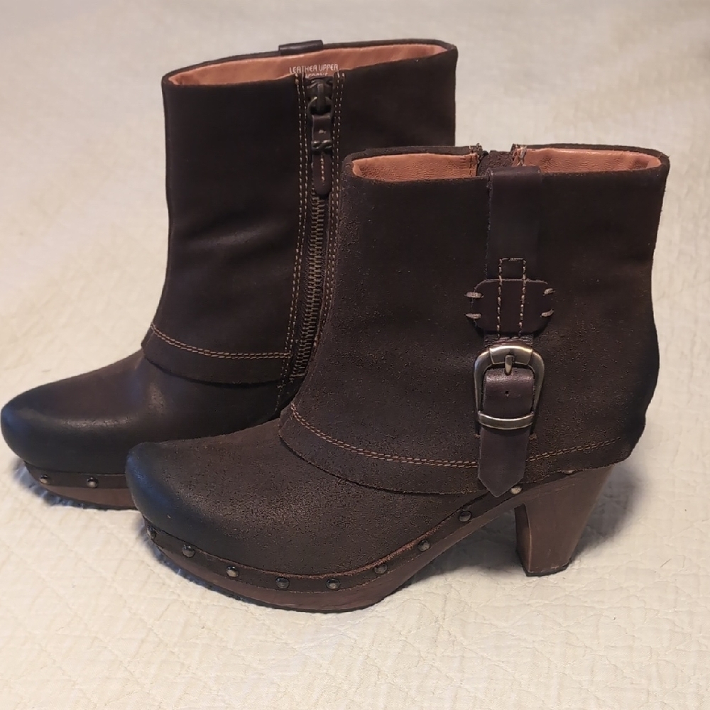 Earthies Dark Brown Ankle Booties